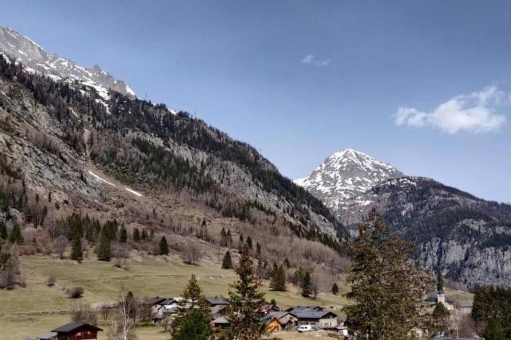Appartement vue sur les montagnes Suisses Vallorcine Extérieur photo